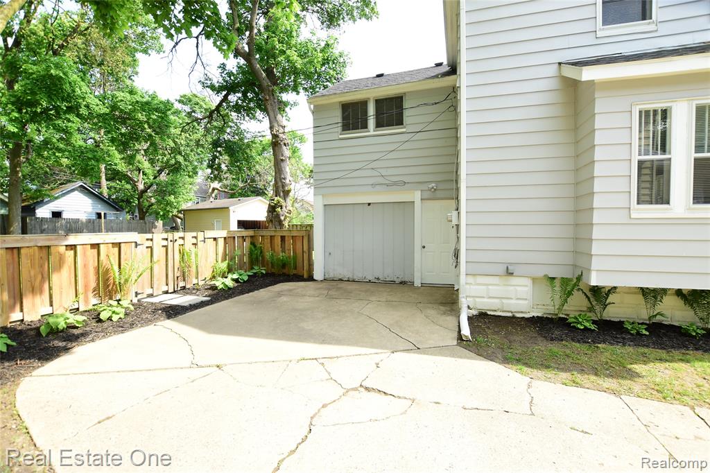 99 Chippewa Road, Pontiac, MI 48341 — Photo 5