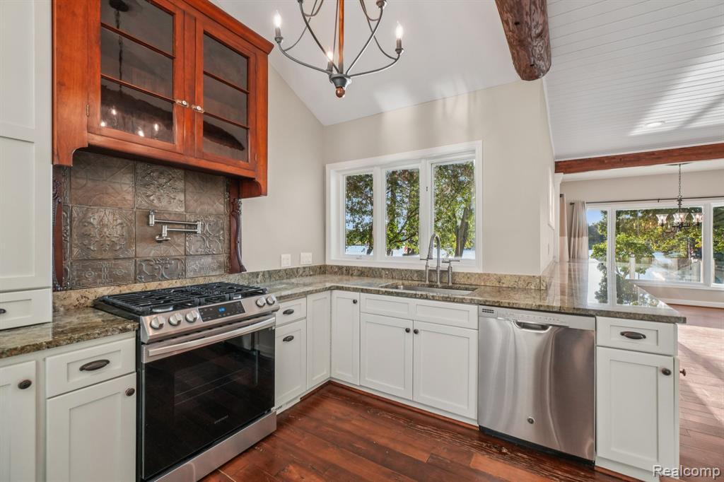 4123 Windiate Park Drive, Waterford, MI 48329 — Photo 14