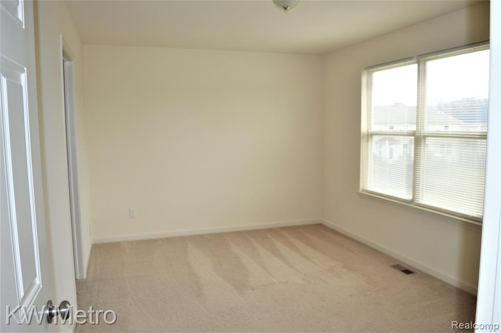4313 SILVERLEAF Drive, Ypsilanti, MI 48197 — Photo 21