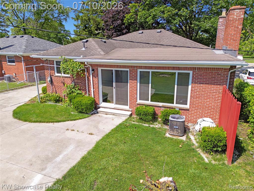 8936 Merriman Road, Livonia, MI 48150 — Photo 9