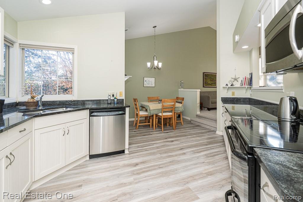 1903 Eagle Pointe, Bloomfield Hills, MI 48304 — Photo 24