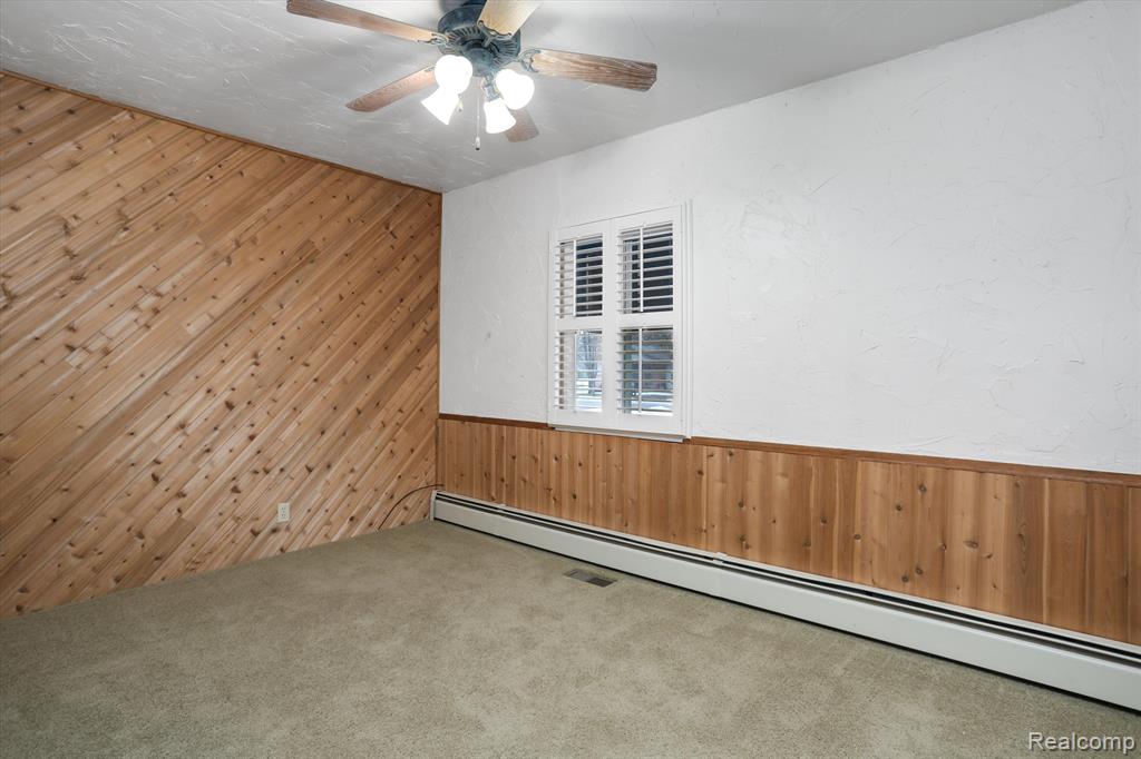 7464 S SHAKER Drive, Waterford, MI 48327 — Photo 22