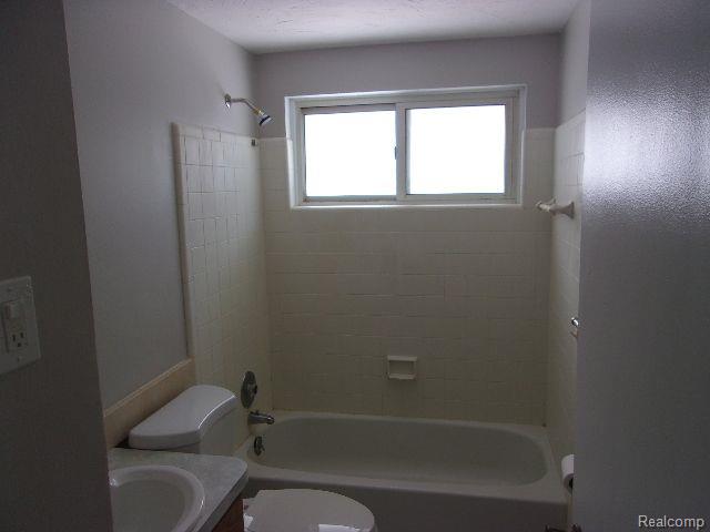 3611 Percy King Road, Waterford, MI — Photo 11