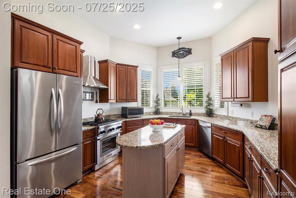 636 Mountain Circle, Rochester Hills, MI 48306 — Photo 22