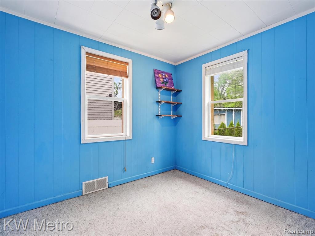 612 S Winding Drive, Waterford, MI 48328 — Photo 8