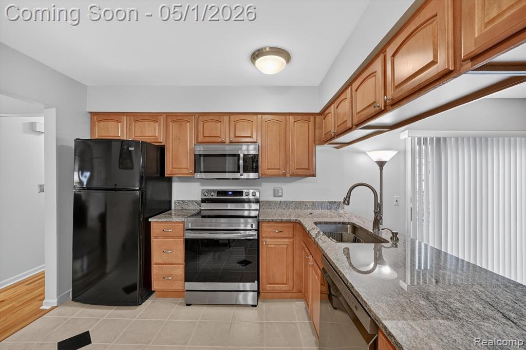7061 London Court, Canton, MI 48187 — Photo 9