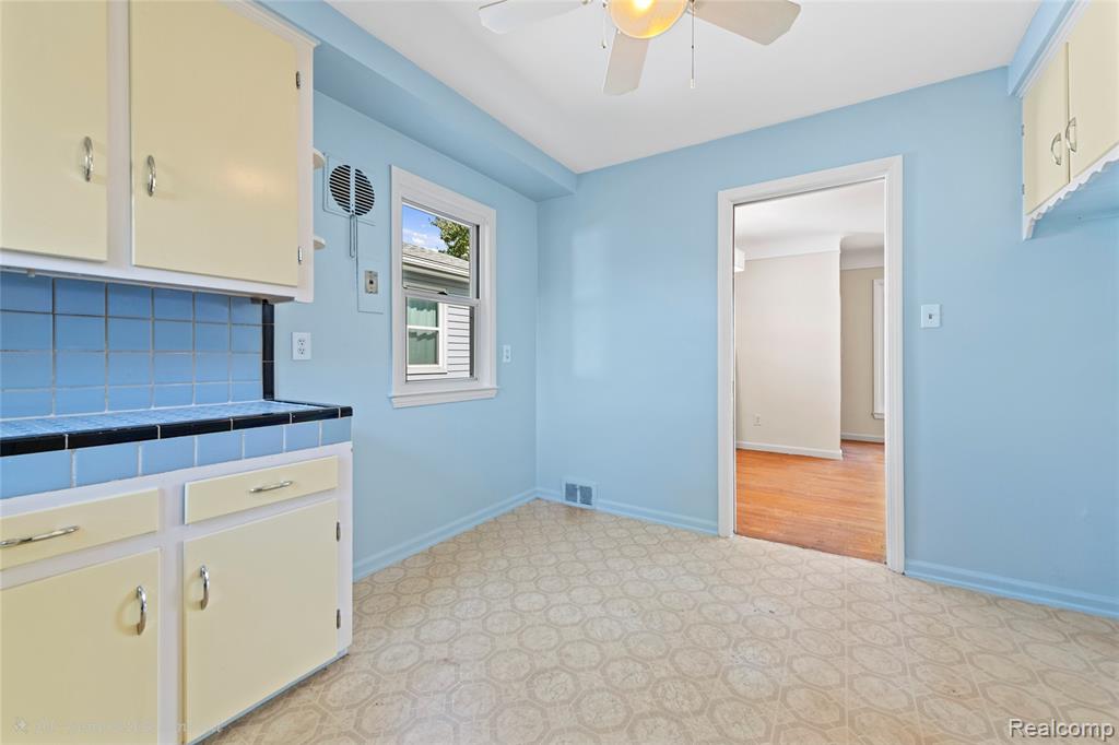 627 Symes Avenue, Royal Oak, MI 48067 — Photo 15