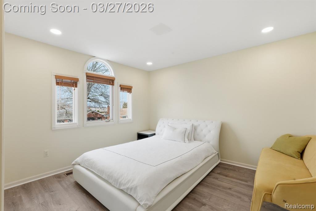 22432 Pointe Drive, Saint Clair Shores, MI 48081 — Photo 13