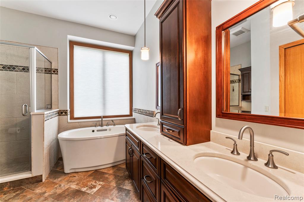 6541 E Ridge Court, Brighton, MI 48116 — Photo 26