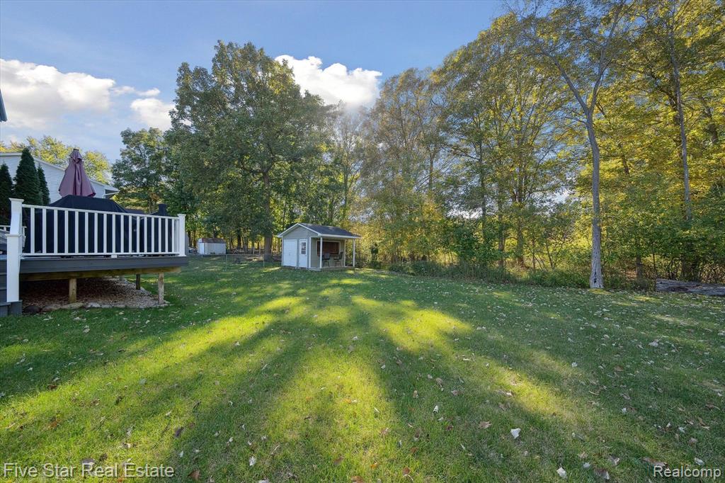 490 CLAYBURN Boulevard, Waterford, MI 48327 — Photo 5