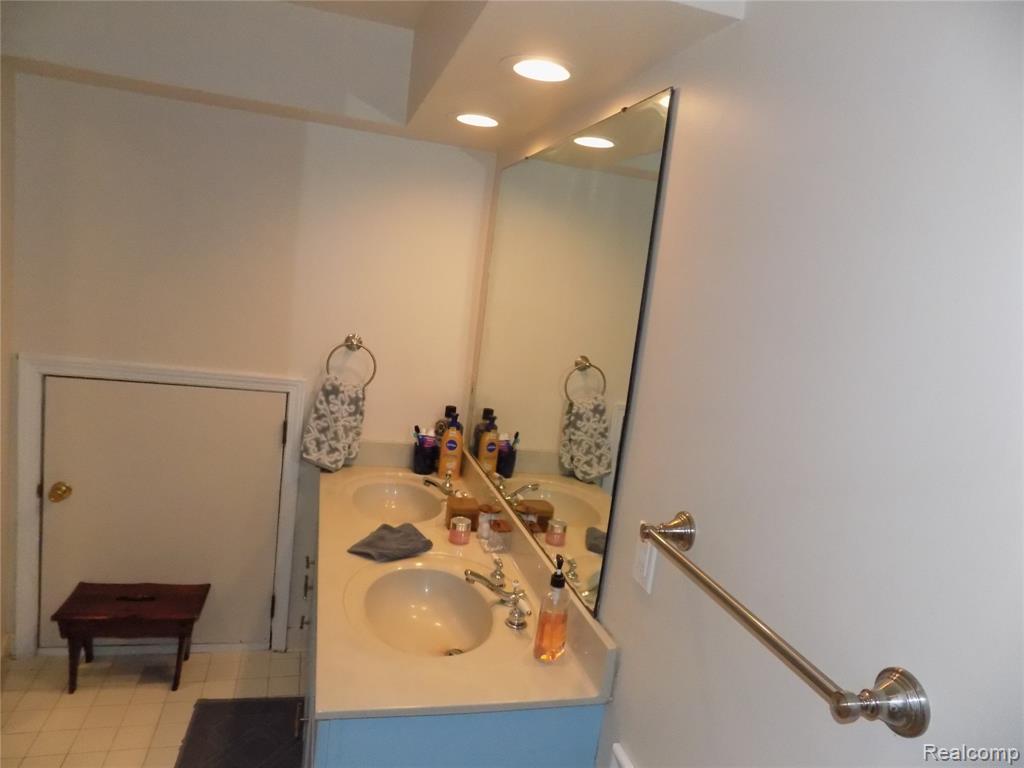 9207 Whitall Lane, Grosse Ile, MI 48138 — Photo 28