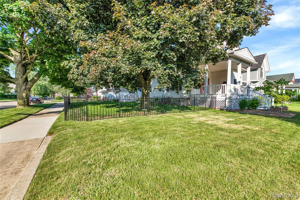81 CROCKER Boulevard, Mount Clemens, MI 48043 — Photo 5