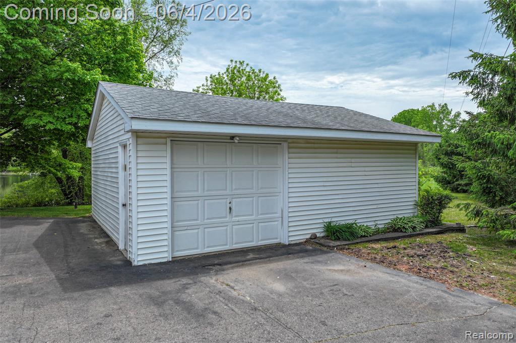 422 East Road, Holly, MI 48442 — Photo 13