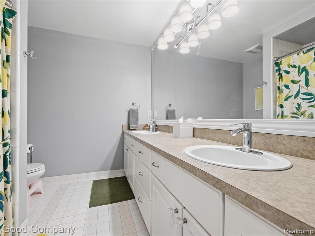 532 Springview Drive, Rochester, MI 48307 — Photo 35
