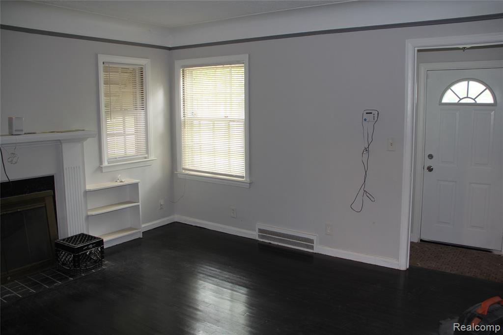 11470 E Lakepointe Street E, Detroit, MI 48224 — Photo 15