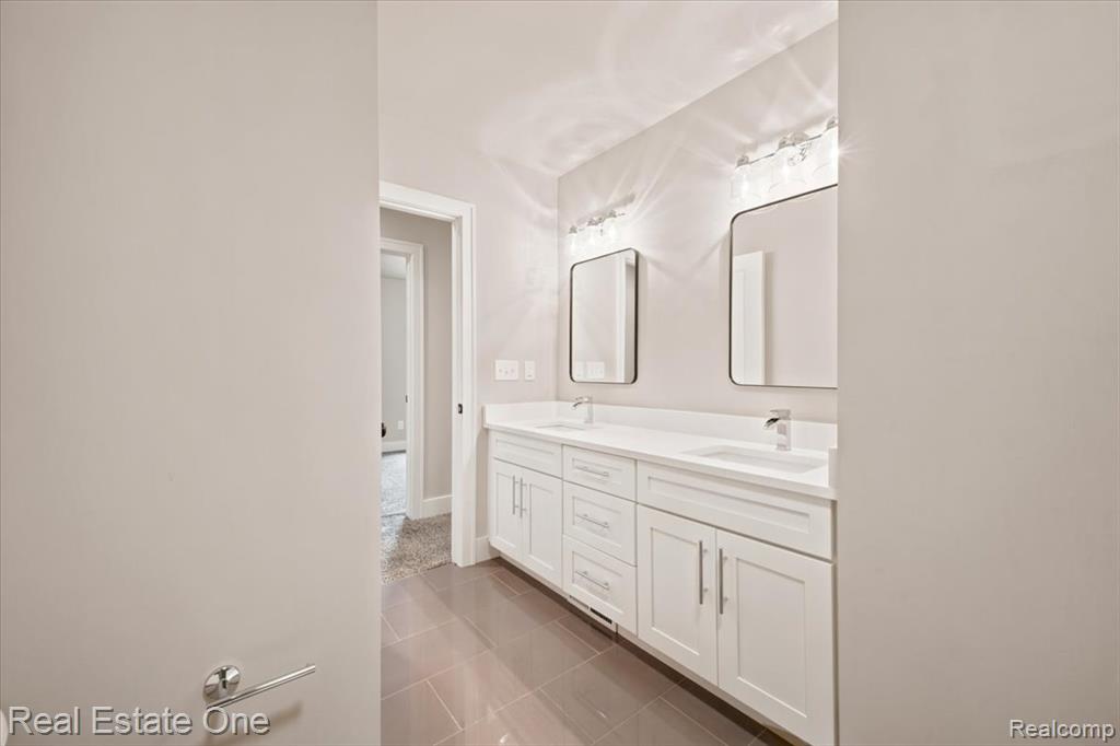 5485 Hammersmith Drive, West Bloomfield, MI — Photo 26