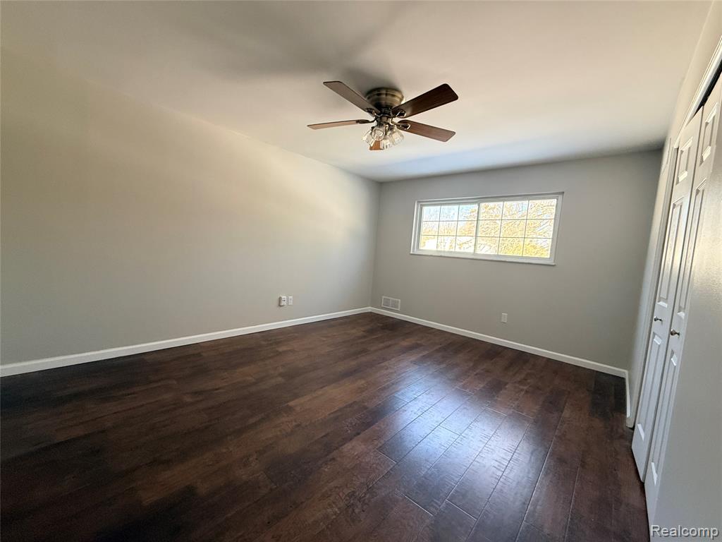 670 E Fox Hills Drive, Bloomfield Hills, MI 48304 — Photo 11