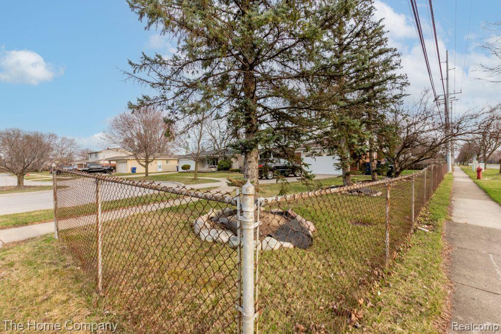 44273 Craftsbury Court, Canton, MI 48187 — Photo 11