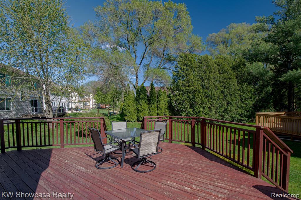 1420 POND VIEW, Wixom, MI 48393 — Photo 33