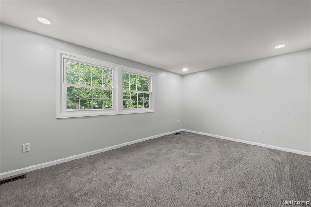 1823 Brentwood Drive, Troy, MI 48098 — Photo 15