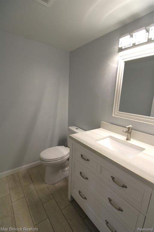 6895 INDIAN CREEK Drive, West Bloomfield, MI — Photo 10
