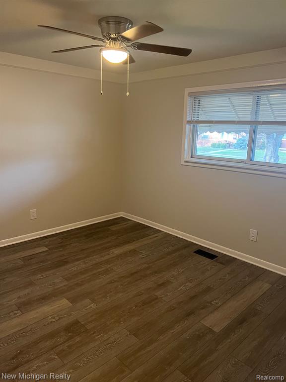 4413 CULVER Street, Dearborn Heights, MI 48125 — Photo 17