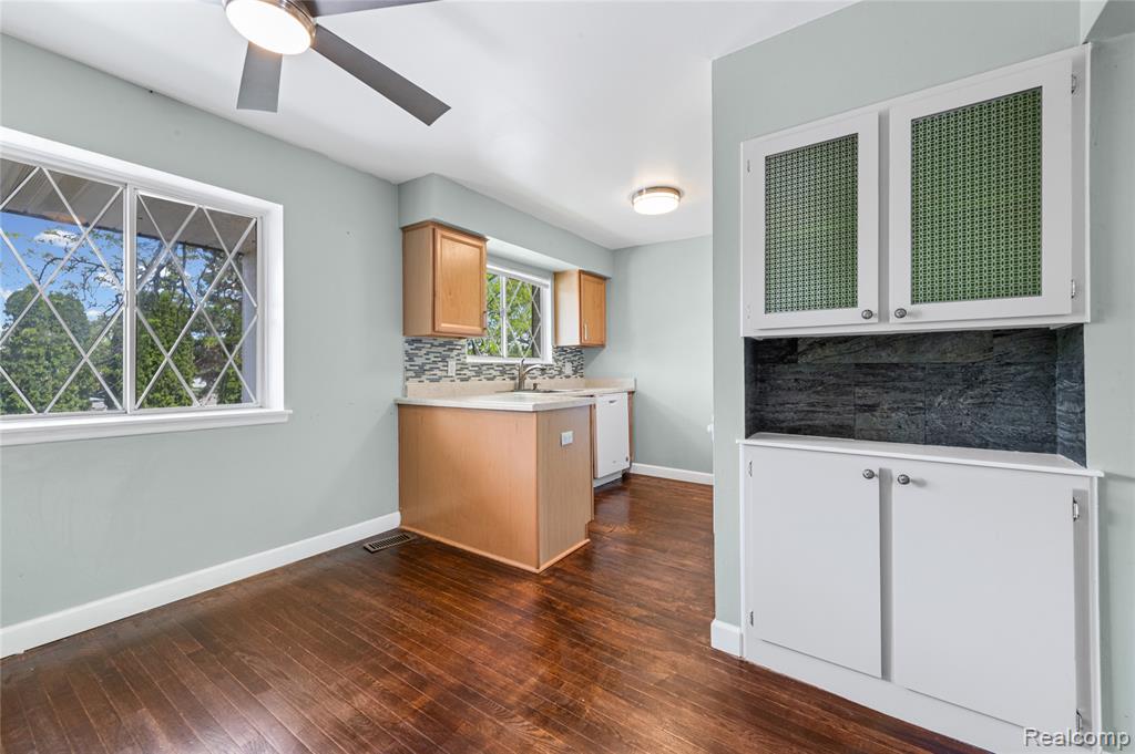 29296 Gloede Drive, Warren, MI 48088 — Photo 5