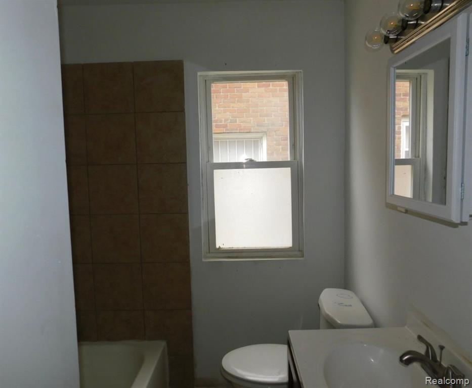 13674 WADSWORTH Street - Photo 2