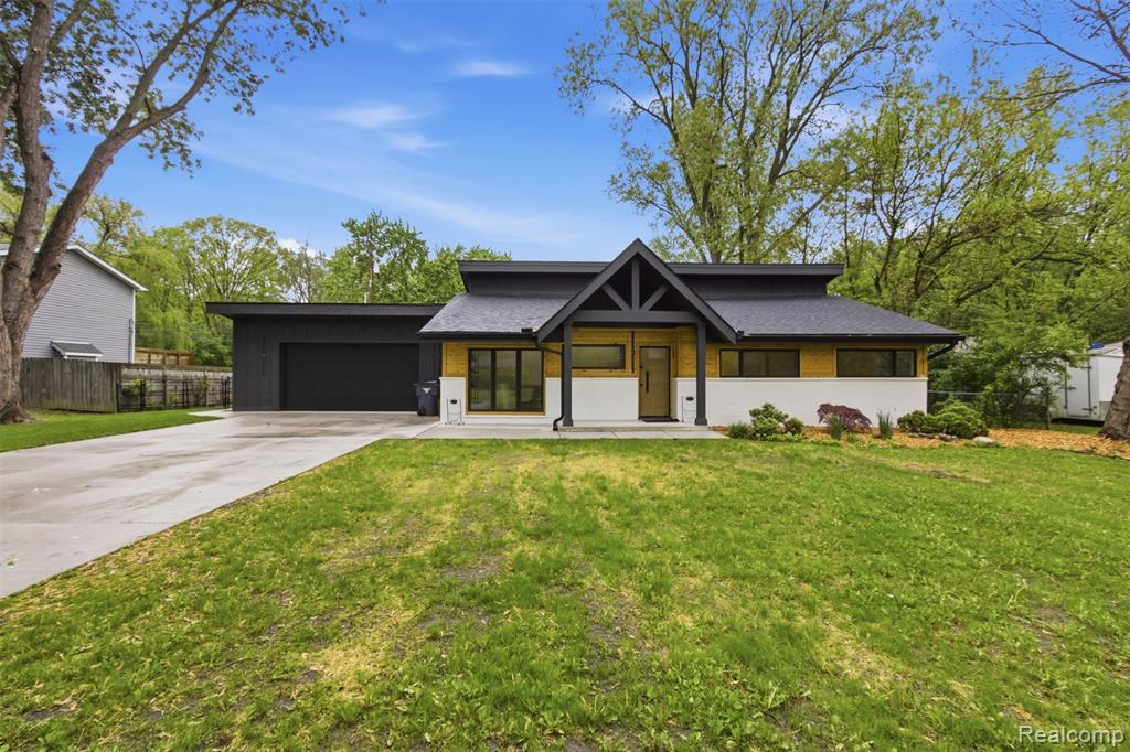 130 McKinley Drive, Troy, MI 48098 — Photo 2