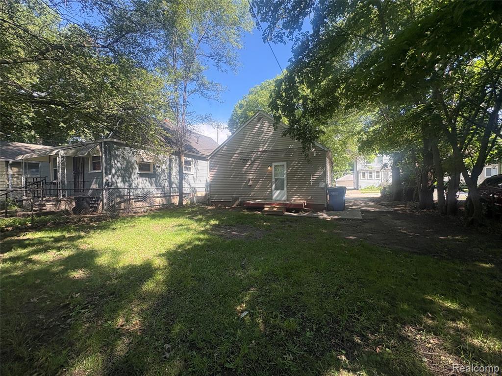 8278 Jackson Avenue, Warren, MI 48089 — Photo 3