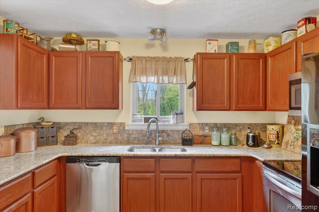 764 Town Trail, Pinckney, MI 48169 — Photo 16