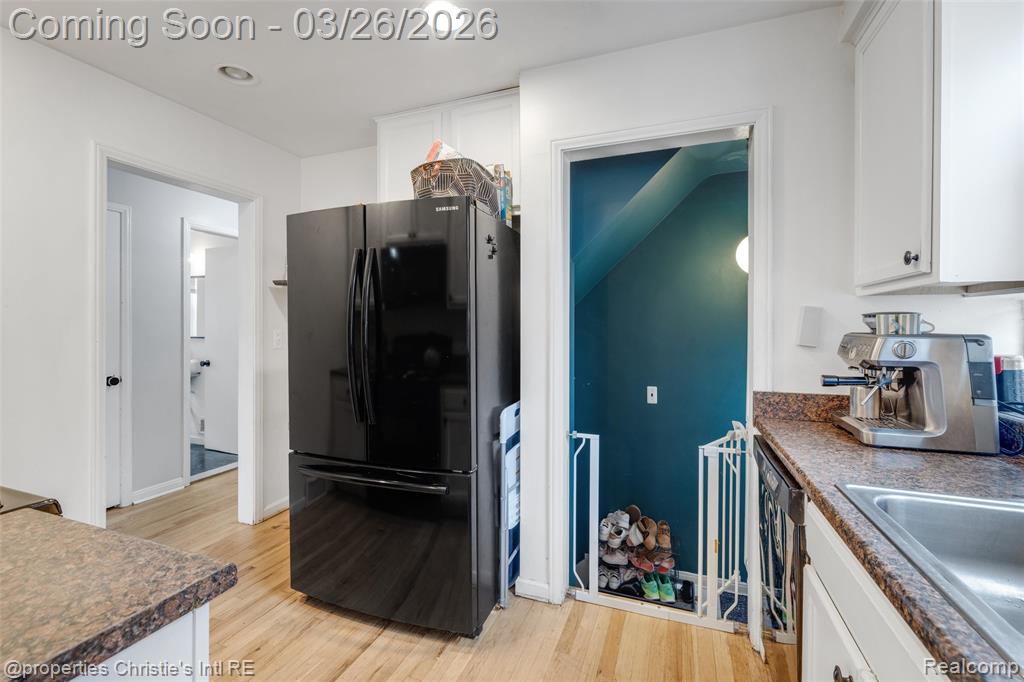 20631 Lochmoor Street, Harper Woods, MI 48225 — Photo 11