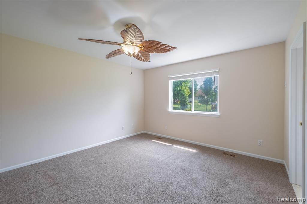 8454 Deer Field Drive, Davison, MI 48423 — Photo 13