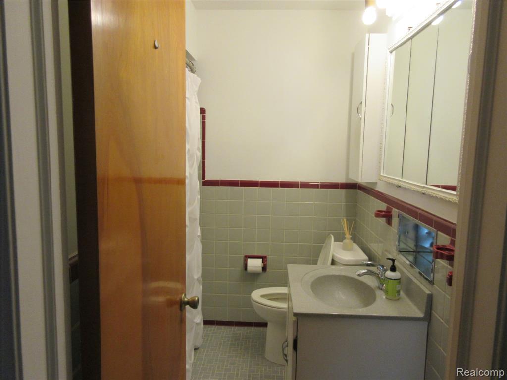 28325 Elmdale Street, Saint Clair Shores, MI 48081 — Photo 17