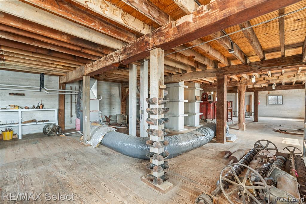 8572 Silver Lake Road, Linden, MI 48451 — Photo 40