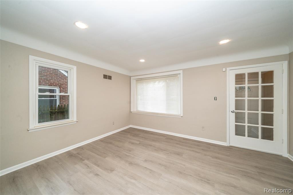162 N Genesee Avenue, Pontiac, MI 48341 — Photo 16