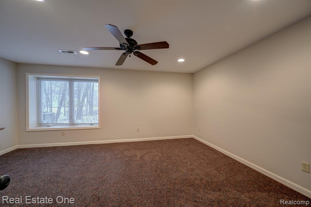 6564 Summit Ridge, Clarkston, MI — Photo 35
