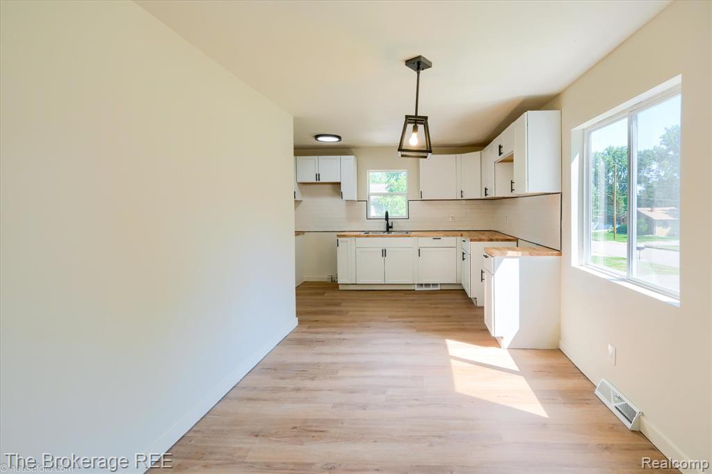 1401 Hillside Drive, Flint, MI 48532 — Photo 13