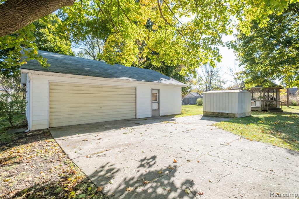 307 Center Street, Holly, MI 48442 — Photo 2