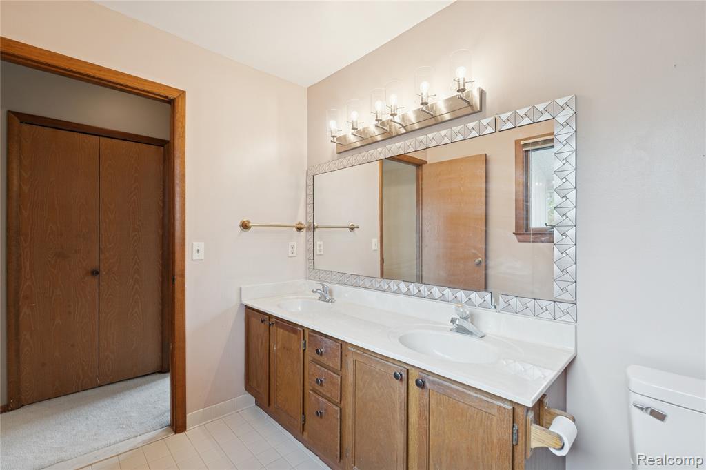 9502 Fenwin Drive, Grand Blanc, MI 48439 — Photo 26