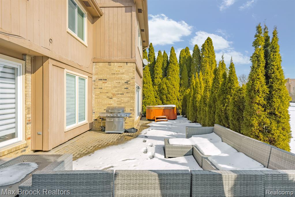 5547 MAPLE LEAF Court, West Bloomfield, MI — Photo 52