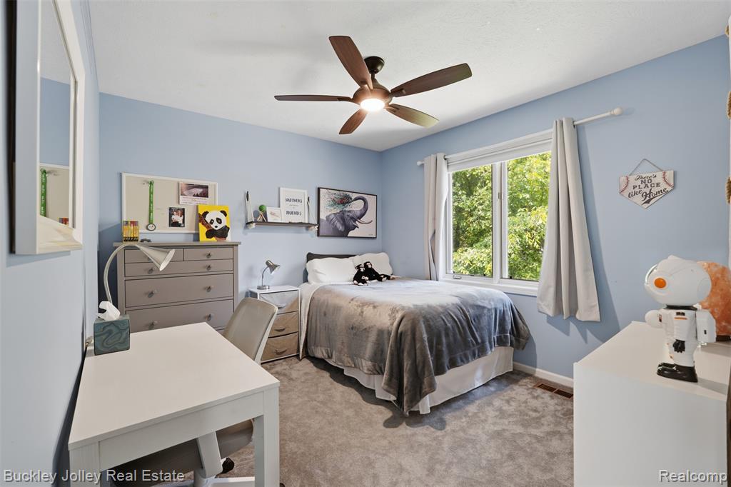 7829 Hillside Lakes Drive, Brighton, MI 48116 — Photo 26