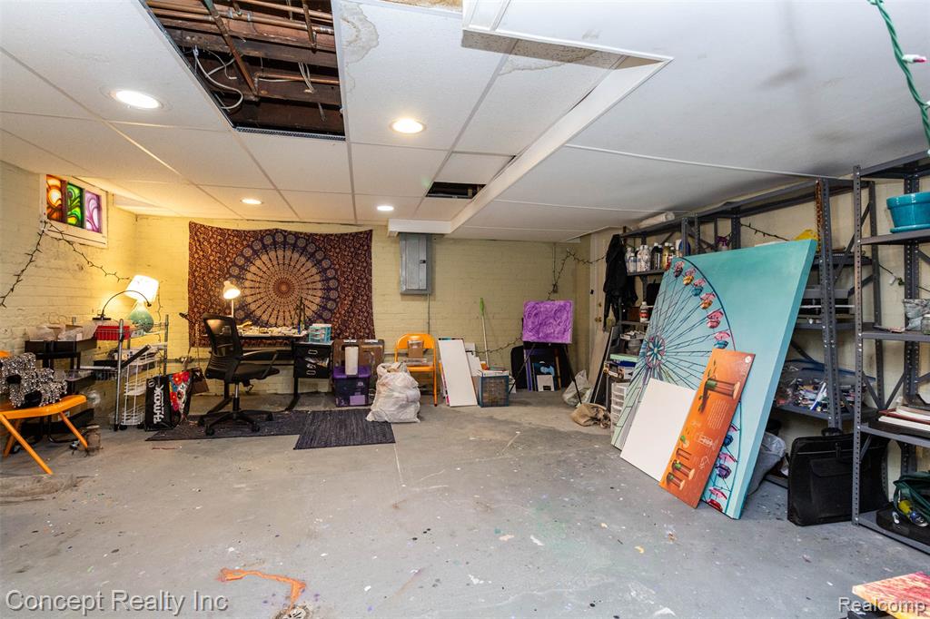 440 E FERRY Street, Detroit, MI 48202 — Photo 35