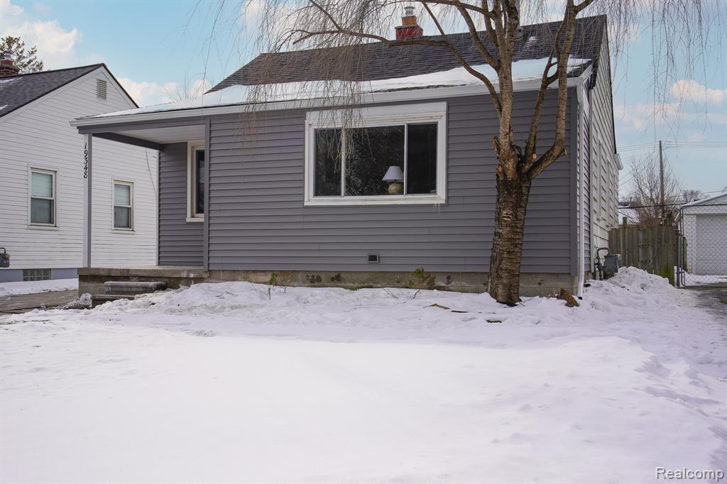 19348 Woodcrest Street, Harper Woods, MI 48225 — Photo 3