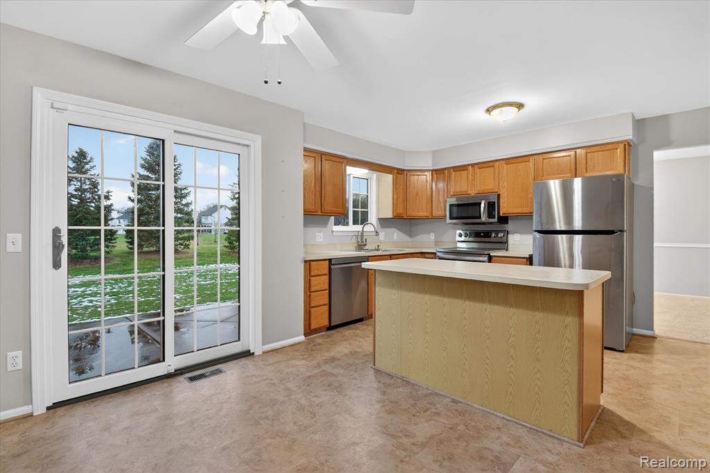 3238 River Meadow Circle, Canton, MI 48188 — Photo 16