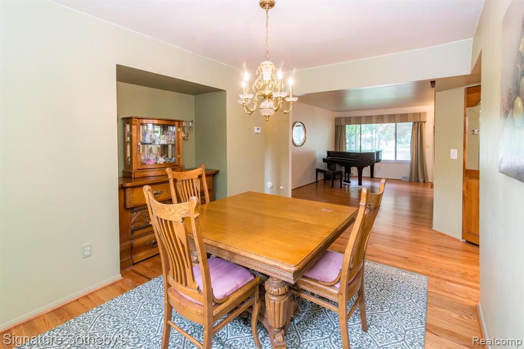 6279 WALKER Court, Troy, MI 48085 — Photo 9