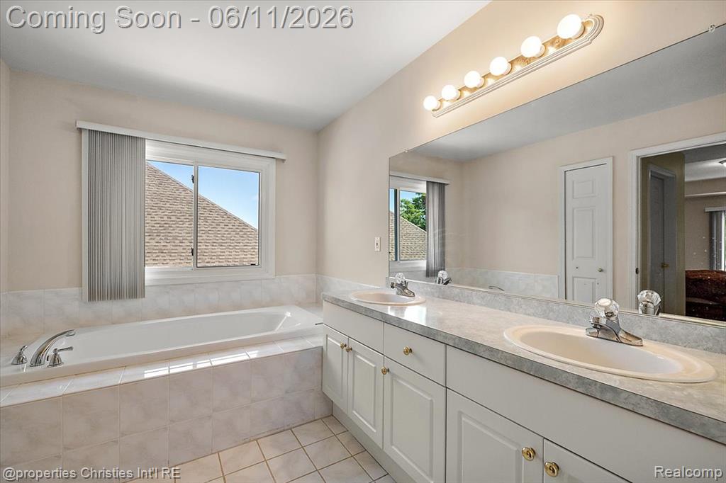 4708 Holland Drive, Troy, MI 48085 — Photo 51