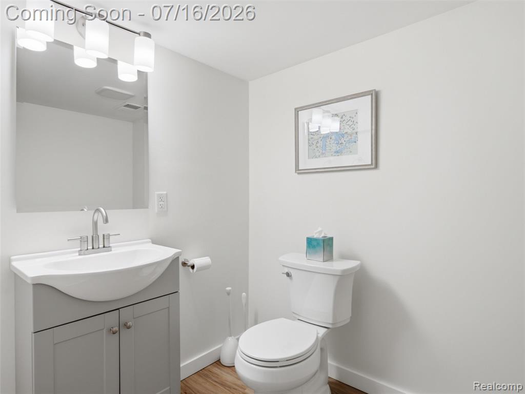 6229 Sandshores Drive, Troy, MI 48085 — Photo 16
