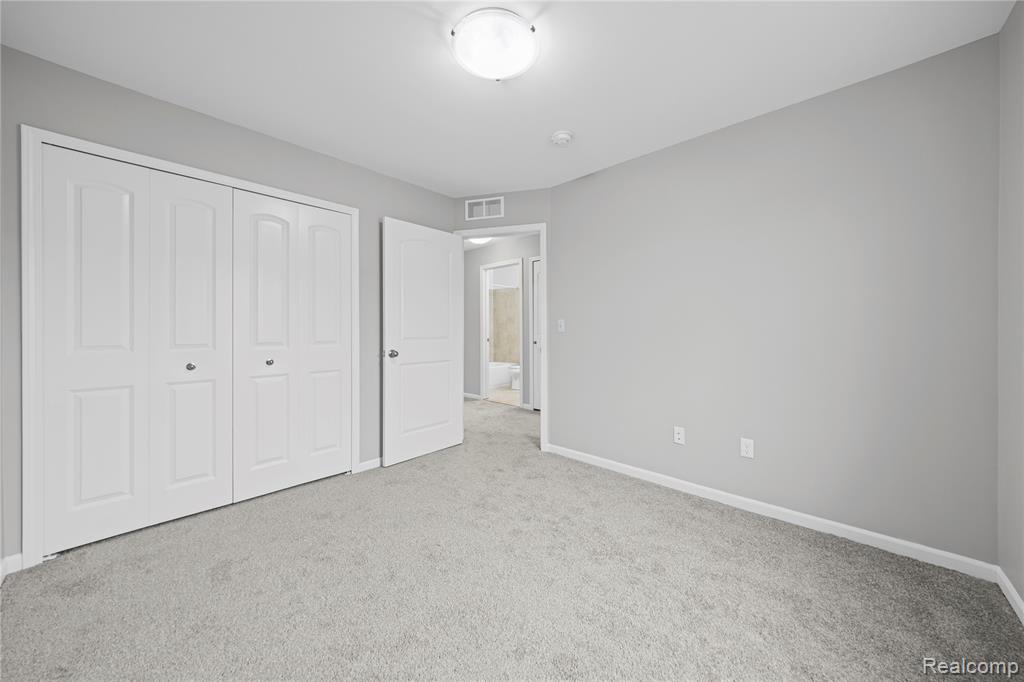 4592 Bradley Circle, Troy, MI 48085 — Photo 24