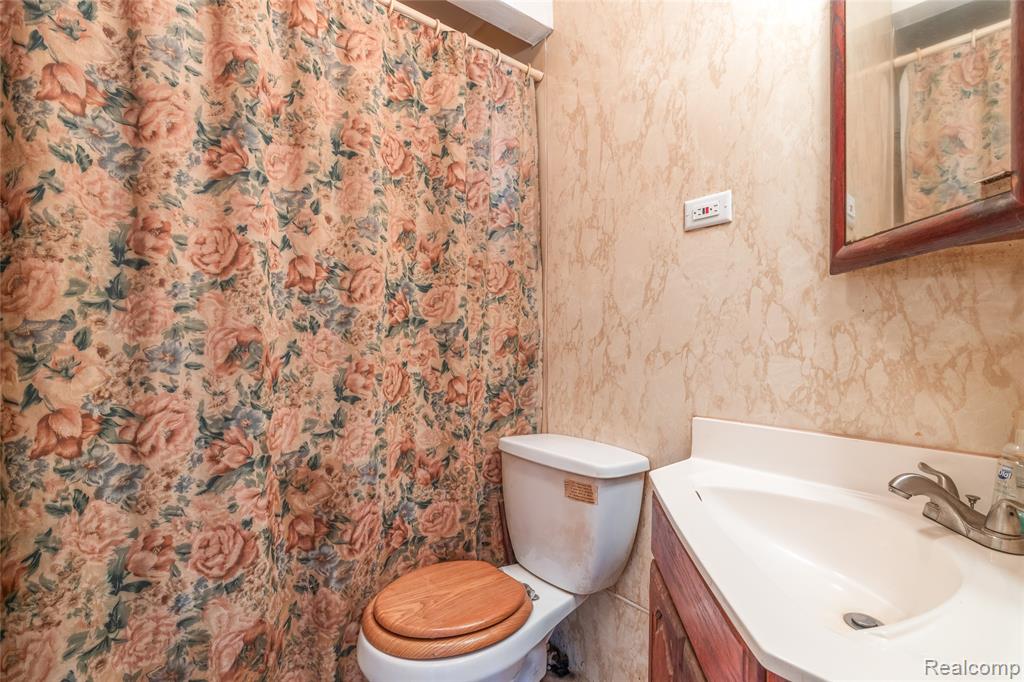 29229 Beverly Road, Romulus, MI 48174 — Photo 13